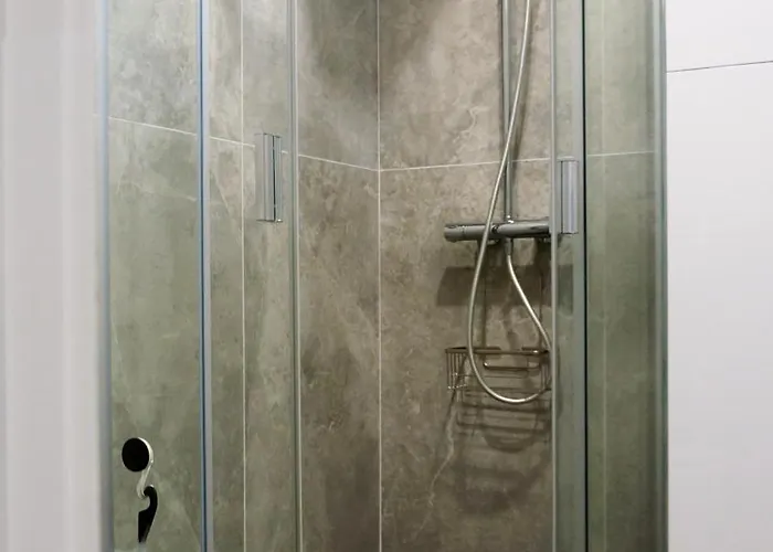 Geranios Paradise 아데제