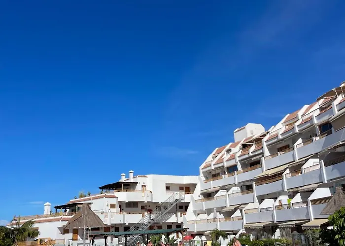 Geranios Paradise Апартаменти Адехе