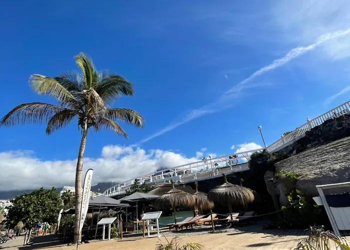 Апартаменти Geranios Paradise Адехе